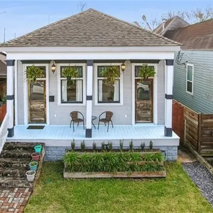 Rent this 3 bed house on 1717 Spain Street in Faubourg Marigny, New Orleans