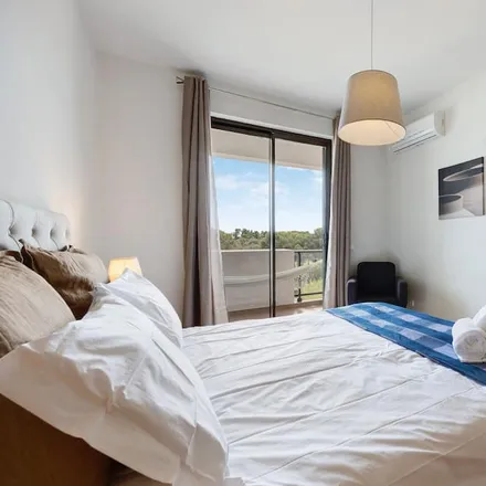 Rent this 2 bed apartment on Praia de Alvor in Portimão, Faro