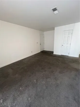 Image 3 - 5142 West Harmon Avenue, Spring Valley, NV 89103, USA - Condo for rent