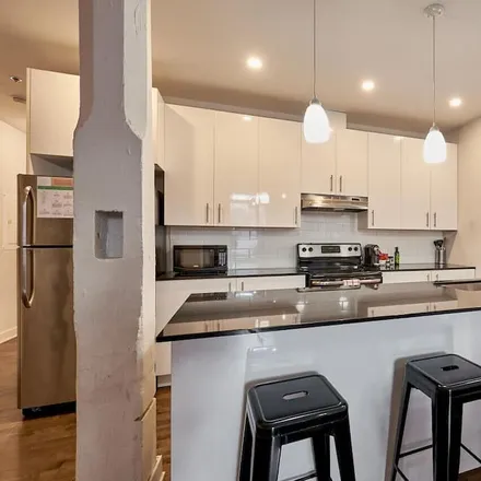 Image 2 - Mile End, Montreal, QC H2T 2B1, Canada - Apartment for rent