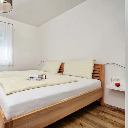 Rent this 2 bed apartment on Villach Hauptbahnhof in Staatsbahnsteig, 9500 Villach