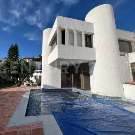 Buy this 6 bed house on Calle Loma de la Cañada in Hércules, 76060 Querétaro