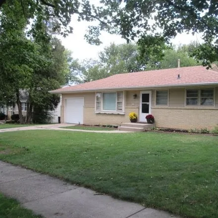 Buy this 3 bed house on 722 Hawthorne Avenue in Rockford, IL 61108
