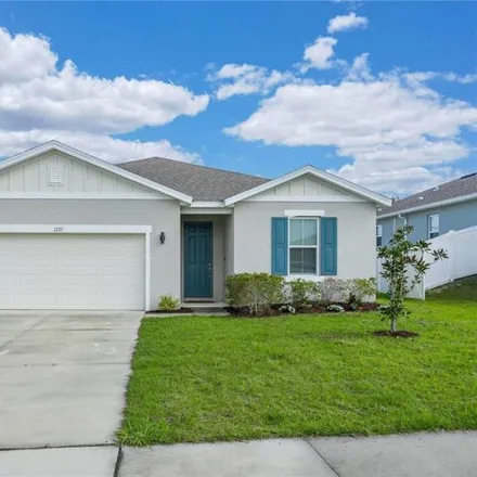 Buy this 4 bed house on 1725 Hilltop Dr in Dundee, Florida