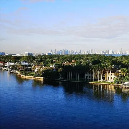 Image 1 - 5500 Block, Miami Beach, FL 33140, USA - Apartment for rent