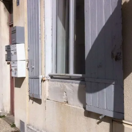 Image 4 - 1 Rue Pasteur, 17100 Saintes, France - Apartment for rent