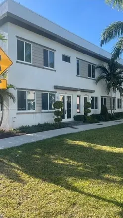 Image 2 - 6612 Northwest 66th Terrace, Doral, FL 33178, USA - Townhouse for rent