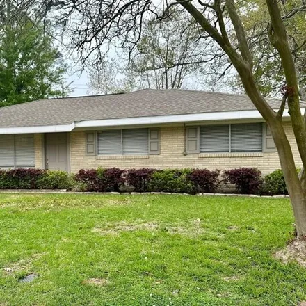 Rent this 3 bed house on 111 Palmetto Drive in Lafayette, LA 70503