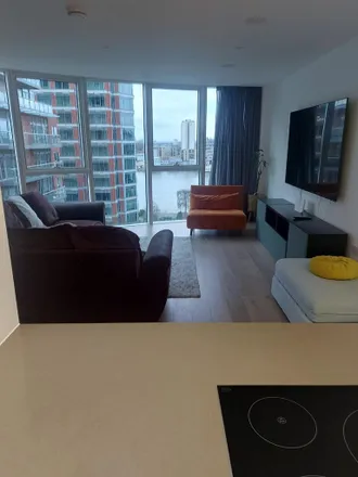 Rent this 3 bed apartment on The Pinnacle in Juniper Drive, London