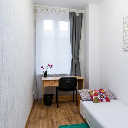 Rent this 6 bed room on Górna Wilda 91 in 61-571 Poznań, Poland