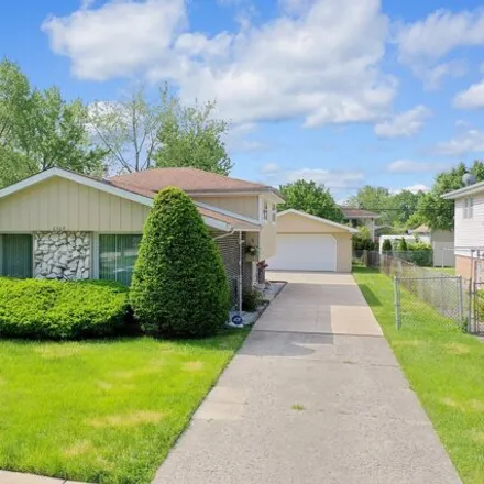 Buy this 3 bed house on 81st Place in Burbank, IL 60459