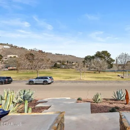 Image 8 - Mission hills playground, Okeefe Drive, Mission Hills, El Paso, TX 79902, USA - House for sale