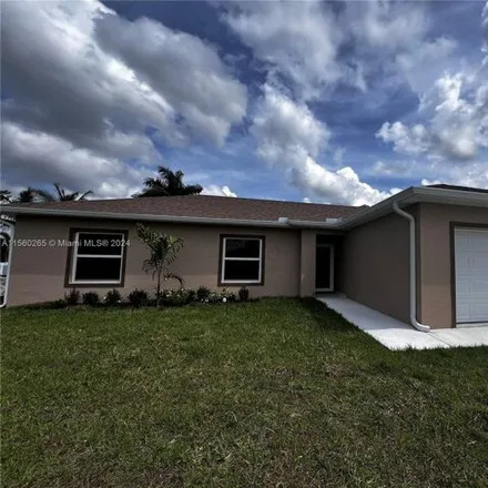 Image 2 - 4233 Northeast 23rd Place, Cape Coral, FL 33909, USA - House for sale