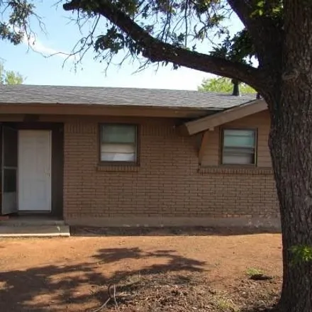 Rent this 3 bed house on 502 North Crockett Street in Abilene, TX 79603