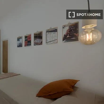 Rent this 4 bed room on Carrer de Nàpols in 200, 08013 Barcelona