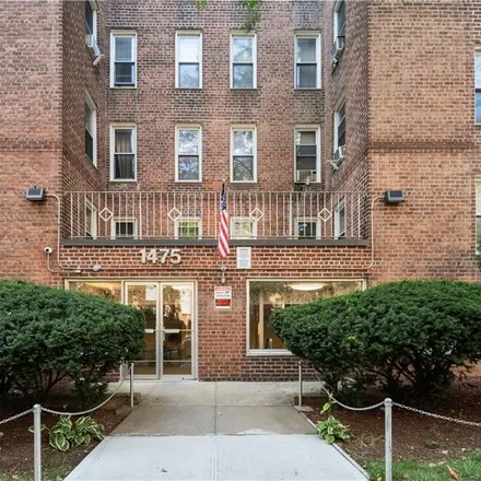 Buy this 1 bed condo on 1475 Thieriot Avenue in New York, NY 10460