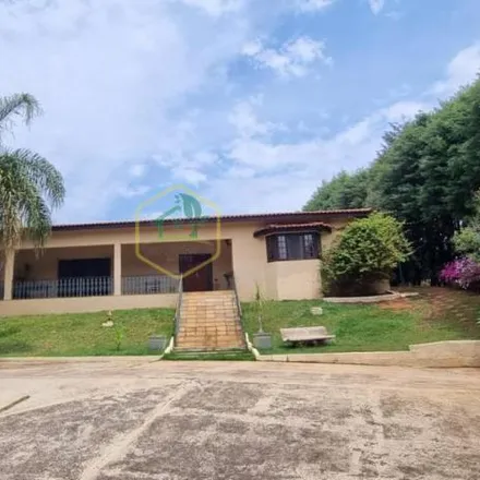 Buy this 6 bed house on Rua Fagundes Varela in Mairinque - SP, Brazil