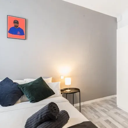 Rent this 6 bed room on Palacio de Viana in Callejón de la Concepción Jerónima, 28012 Madrid