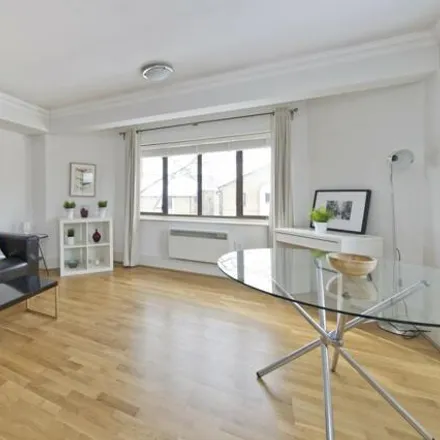 Buy this 1 bed apartment on 64 St Mark's Road in London, W10 6NN