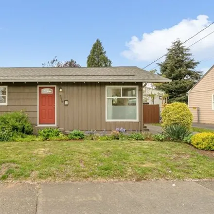 Buy this 2 bed house on 4539 Southeast 97th Avenue in Portland, OR 97266