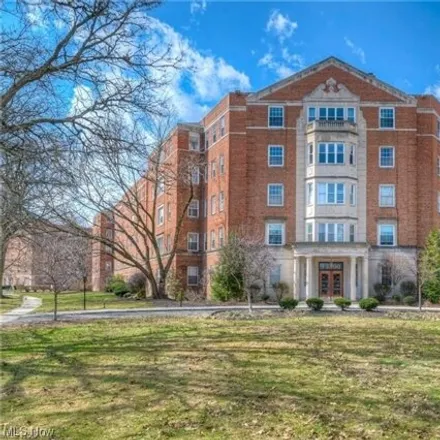 Image 1 - South Park Manor Condominiums, 13800 Fairhill Road, Shaker Heights, OH 44120, USA - Condo for sale