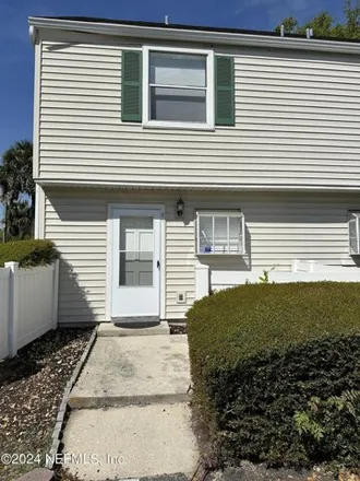 Rent this 2 bed condo on 1157 Hubbard Street in Springfield, Jacksonville