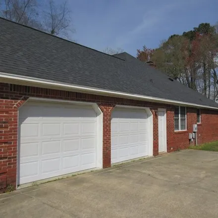 Image 2 - Quixote Club, 875 Pinewood Road, Sumter, SC 29154, USA - House for rent