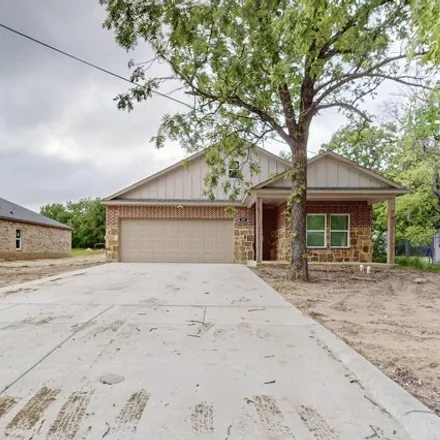 Buy this 4 bed house on 883 East Nash Street in Terrell, TX 75160