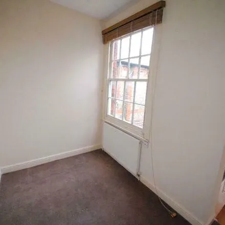 Image 4 - Long Lane, Ballards Lane, London, N3 1LP, United Kingdom - Apartment for rent