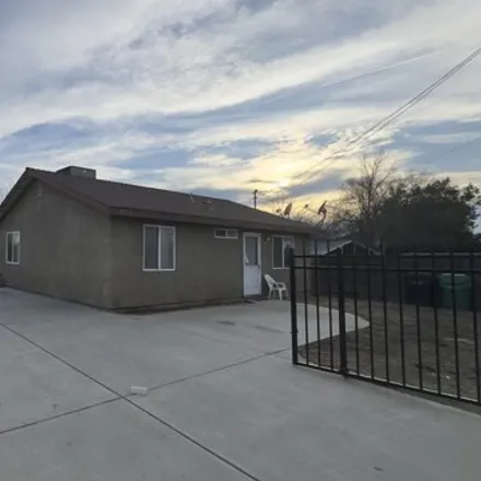 Buy this 5 bed house on 231 East Vandalia Avenue in Porterville, CA 93257