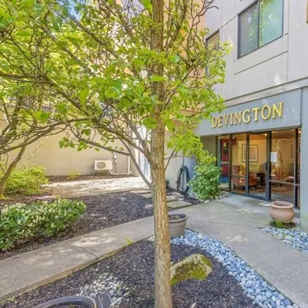 Buy this 2 bed condo on EVgo in Southeast 29th Street, Mercer Island