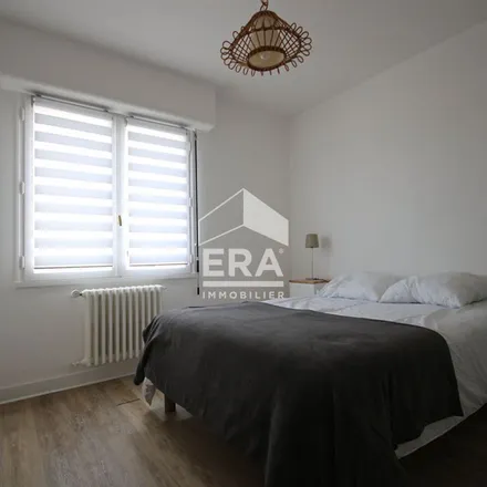 Rent this 3 bed apartment on 37 Rue Jeanne d'Arc in 44600 Saint-Nazaire, France