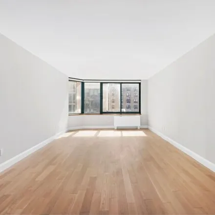 Image 2 - The Alexandria, 201 West 72nd Street, New York, NY 10023, USA - Condo for sale