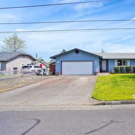 Buy this 3 bed house on 1645 Main Street Southeast in Albany, OR 97322