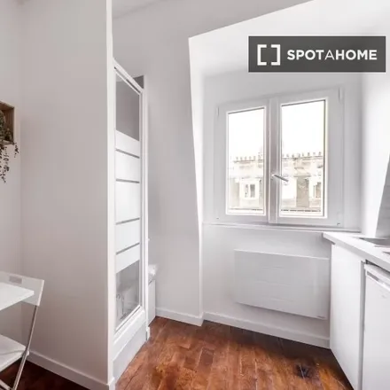 Image 3 - 15 Rue Baudelique, 75018 Paris, France - Apartment for rent