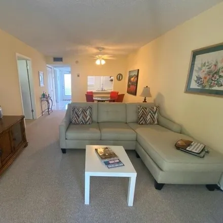 Image 5 - 9313 Orange Grove Drive, Pine Island Ridge, Pine Island, FL 33324, USA - Condo for sale