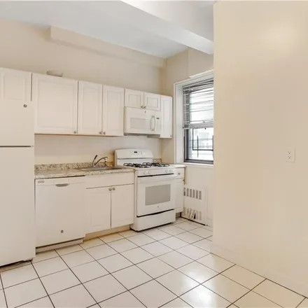 Image 6 - 411 Bronx River Road, City of Yonkers, NY 10704, USA - Apartment for rent