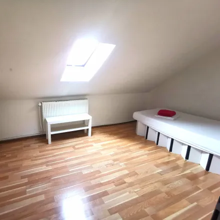 Rent this 1 bed apartment on Odenwaldstraße 28 in 51105 Cologne, Germany