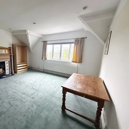Rent this studio room on Drewstead Road in London, SW16 1LY