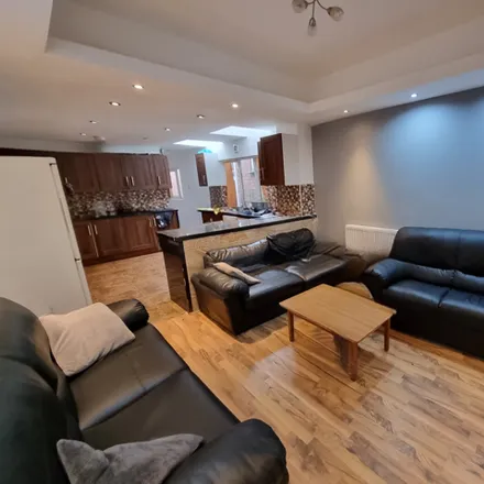 Rent this 8 bed townhouse on 70 Alton Road in Selly Oak, B29 7DX