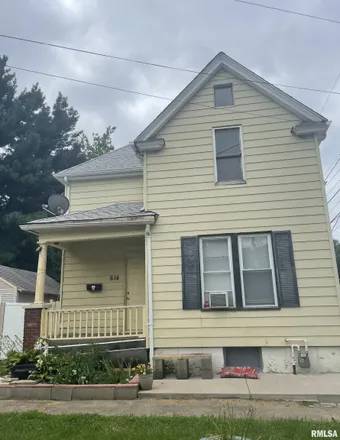 Buy this 4 bed house on 614 North Sturdevant Street in Davenport, IA 52802
