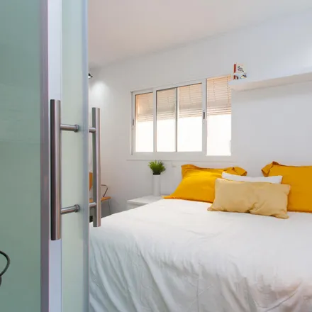 Rent this 2 bed apartment on Hostafrancs in Carrer de la Creu Coberta, 08001 Barcelona