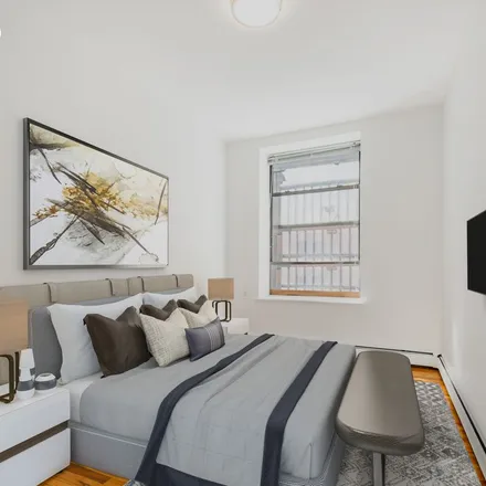 Rent this 3 bed apartment on 105 East 100th Street in New York, NY 10029