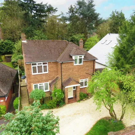 Buy this 5 bed house on 15 Mossy Vale in Maidenhead, SL6 7RX