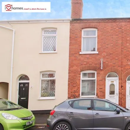 Rent this 3 bed townhouse on Raleigh Street in Darlaston, WS2 8UH