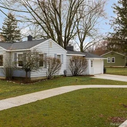 Buy this 2 bed house on 325 Pond Street in Pinckney, Livingston County