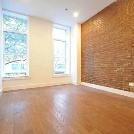 Image 3 - 221 East 60th Street, New York, NY 10065, USA - Apartment for rent