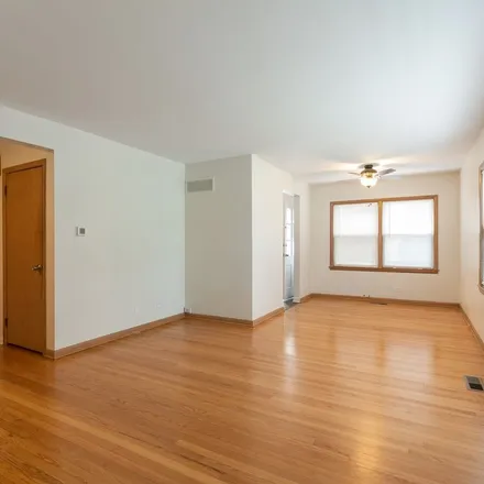 Rent this 3 bed apartment on 357 Park Avenue in Highland Park, IL 60035