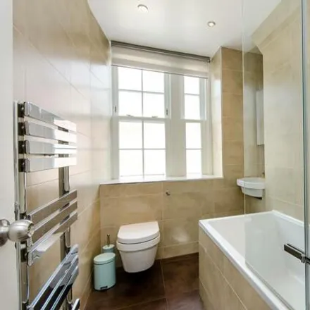 Rent this 2 bed apartment on Peabody Estate in Londres, London