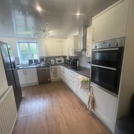 Rent this 6 bed house on 14 Ferndale Road in Bristol, BS7 0RP